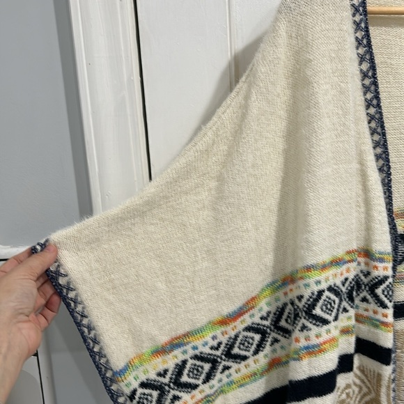 Fab'rik Southwestern Geometric Print Boho Cozy Poncho Cardigan Sweater - Medium - Picture 4 of 8